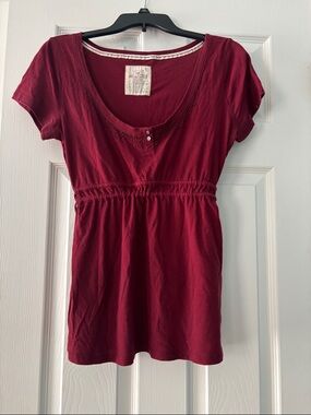 Hollister Deep Red Scoop Neck Short Sleeve Tunic